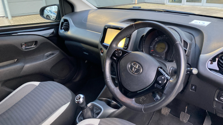 Toyota Aygo 1.0 VVT-i X-Plore 5dr Petrol Hatchback